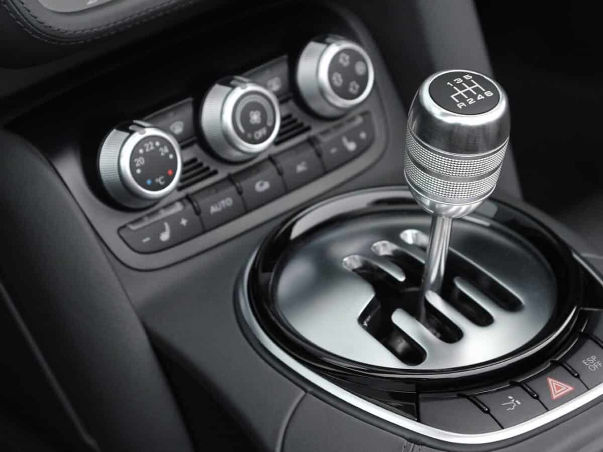 Is it Harder to Sell a Manual Car Than an Automatic?